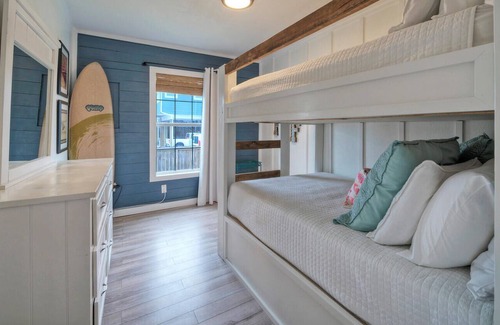 Port Aransas House | Peyton's Place, Walk to Beach, On 11th