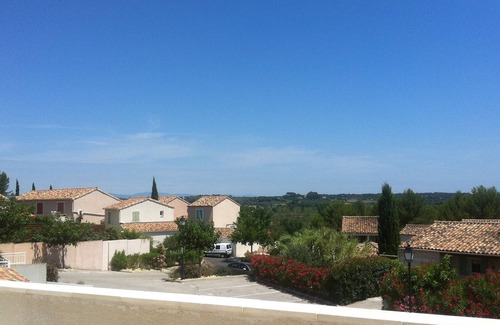 Pezenas House | Pézenas: Prime Location, Secure Gated Domaine, Pool Complex, Walk to amenities