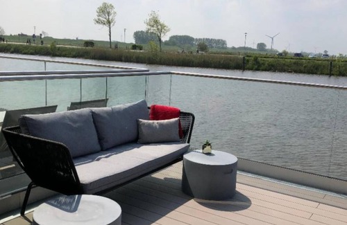 Harlesiel House | Pfahlhaus Perle am Yachthafen Carolinensiel Harlesiel ❤️, Living on the water