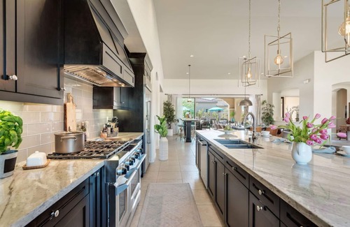 La Quinta House | PGA 5 minutes to Coachella 4 Bdrm, Pool/Spa, Firetable, Ping Pong, Lic #227124
