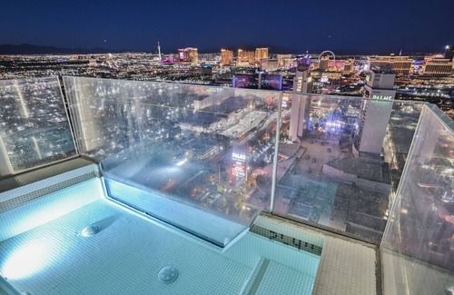 Las Vegas Apartment | PH57th Floor Luxury Penthouse | StripView/Jacuzzi