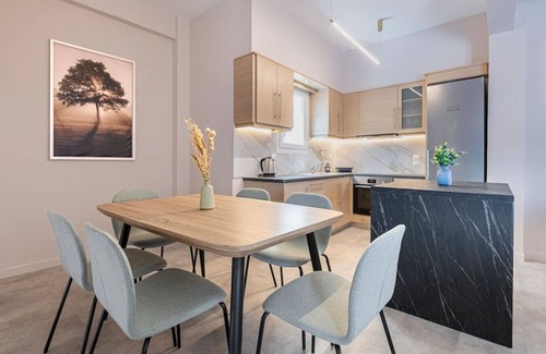 Omonia Apartment | Phaedrus Living: Athens City Center Geraniou