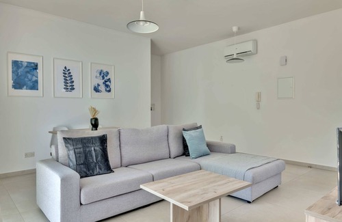 Strovolos Apartment | Phaedrus Living: City Center Residences Emerald