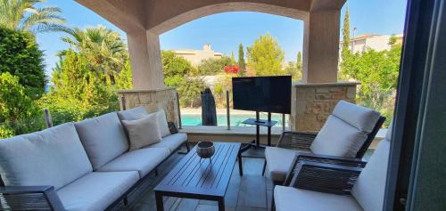 Neo Chorio Villa | Phaedrus Living Amorosa 13 Beachside Villa