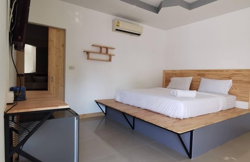Pak Prieo Hotel | Phatra Resort