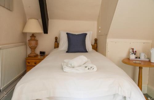 Montacute Bed & Breakfast | Phelips Arms