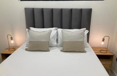 Greater Johannesburg Metropolitan Area Apartment | PheloSkye, 13km from OR Tambo In