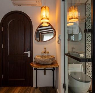 Hang Bo Apartment | Phen Art House, Artistic Living in the Heart of Old Quarter