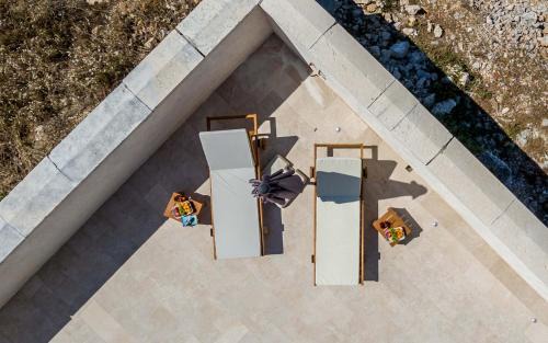 Cove Basina (Jelsa) Apartment | Phenomenal Pucisca Villa Lighthouse St Nicholas 2 Bedrooms Floor Heating & Private Jacuzzi