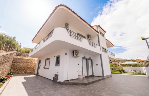 Qender Apartment | Philoxenia Apartments Saranda - Studio Apartment with King bed