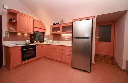 Agios Georgios Sykousis Apartment | PhiloXenia Traditional Apartments