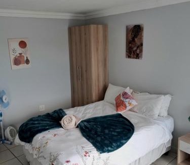Krugersdorp Bed & Breakfast | Phindulo Bed and Breakfast - No Loadshedding, Smart TVs & unlimited free fibre wifi