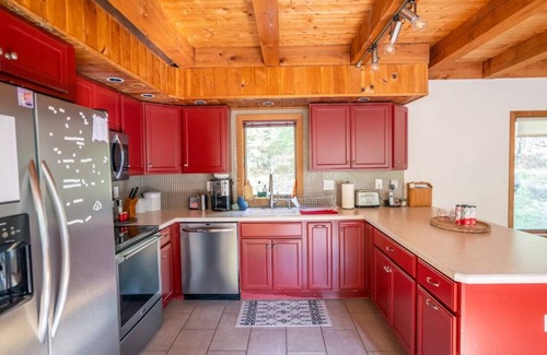 Phoenicia House | Phoenicia Retreat: Massive Private Entertaining Home with Fireplace & Pond