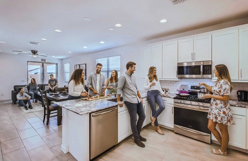 Estrella Village House | Phoenix 5BR With Fast Wifi!