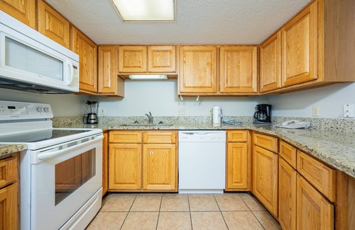 Orange Beach Condo | Phoenix East 7th Floor 2 Bedroom Condo - On the Beach!