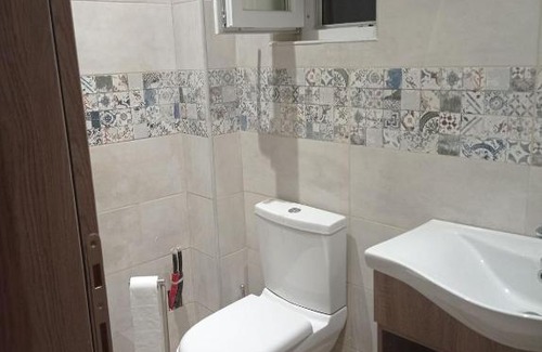 Antimachia Apartment | Phoenix Holiday Home - 10 mins from Airport & Beach