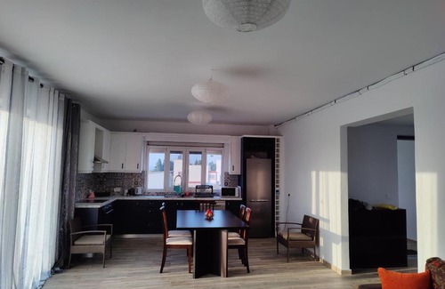 Antimachia Apartment | Phoenix Holiday Home - 10 mins from Airport & Beach