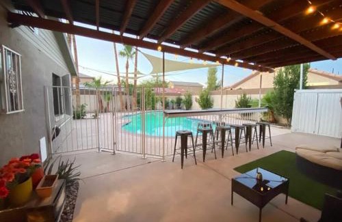 Rancho Oakey House | PHOENIX HOUSE GREAT FOR GROUPS!
