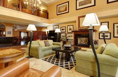 Albany Hotel | Phoenix Inn Suites Albany