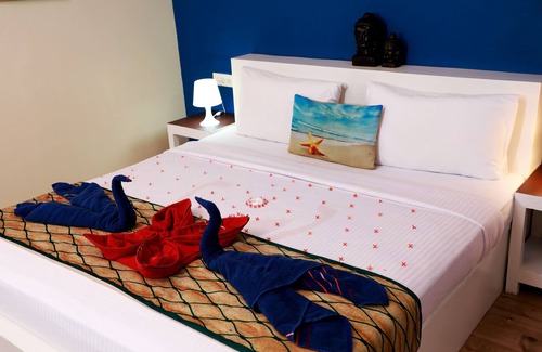 Poovar Hotel | Phoenix Island Resort