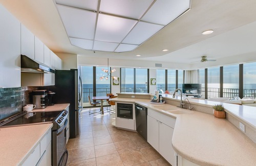 Orange Beach East Condo | Phoenix IX 1101 | Wrap-Around Balcony | Gulf Front