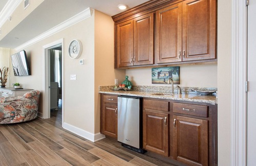 Orange Beach Condo | PHOENIX ORANGE BEACH! 6TH FLOOR! 4BR! LAZY RIVER!