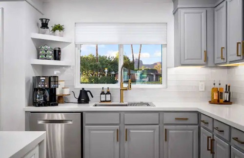 Suncrest Estates House | Phoenix Prime Walkable Location, 3/2 Home w/Pool+ Hot Tub