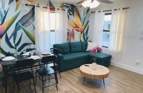 Downtown Phoenix House | Phoenix Retreat - 2 Bedroom Home with King-Size Bed - 3 Smart TVs - 10 min from Airp - Unit A