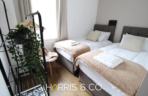 Fleetwood Apartment | Phoenix Rise