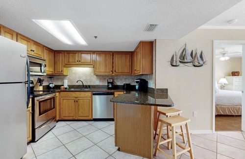 Orange Beach Condo | Phoenix V 1015 ~ Indoor/Outdoor Pools, Hot Tub, Splash Pad Waterpark & $400 FREE Activities Daily
