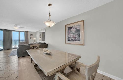 Orange Beach Apartment | Phoenix VII 7603 by Liquid Life