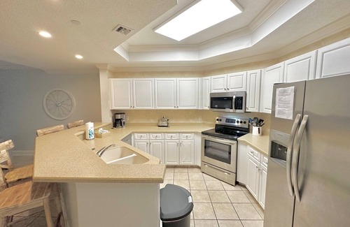 Orange Beach Condo | Phoenix West 907 Luxury Beachfront Condo w/Lazy River
