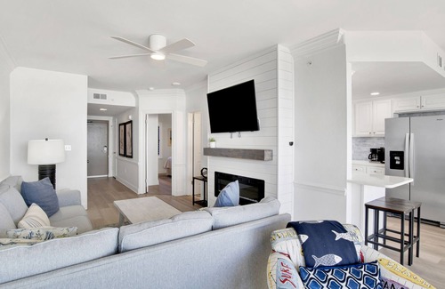 Orange Beach East Condo | Phoenix X #408 - Fantastic Gulf View and Next to the Flora-Bama!