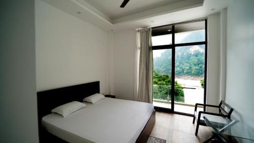 Rishikesh Hotel | Phool Chatti Yoga Ashram 7 day Yoga Retreat
