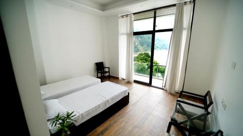 Rishikesh Hotel | Phool Chatti Yoga Ashram 7 day Yoga Retreat