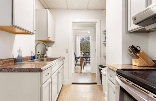 Bar Harbor Apartment | Physician's Flat - Condo in the heart of town