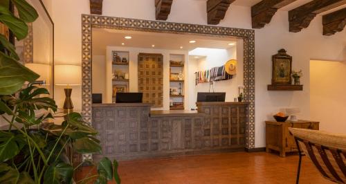Downtown Santa Fe Hotel | Piñon Court by La Fonda