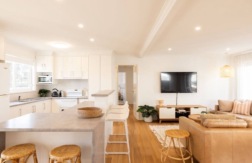 Surf Beach House | PI Hot Springs Retreat1
