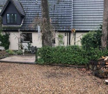 Thetford Apartment | Piano Forte - a delightful rural shepherd hut & hot tub available !
