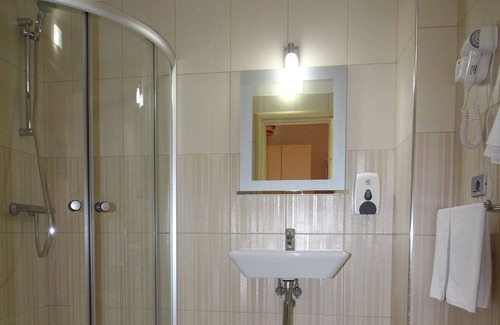 Peshkopi Hotel | Piazza Hotel