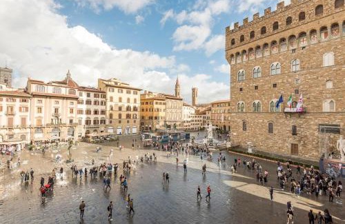 San Giovanni Apartment | Piazza Signoria 1, apartment
