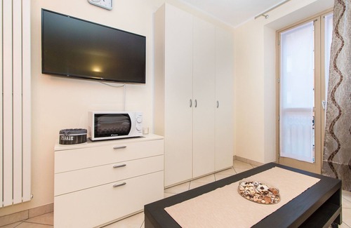San Donato Apartment | Piazza Statuto Functional Studio