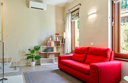 Oltrarno Apartment | Piazzale Michelangelo Modern Flat