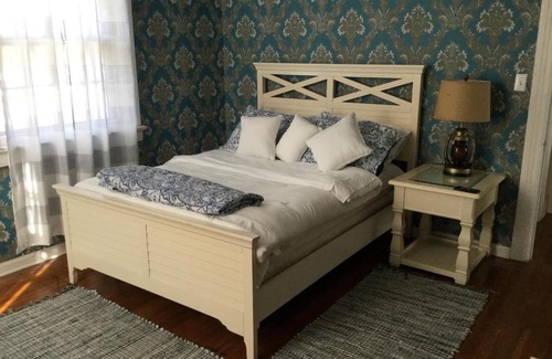 Colonial Heights Bed & Breakfast | Picardat Corner