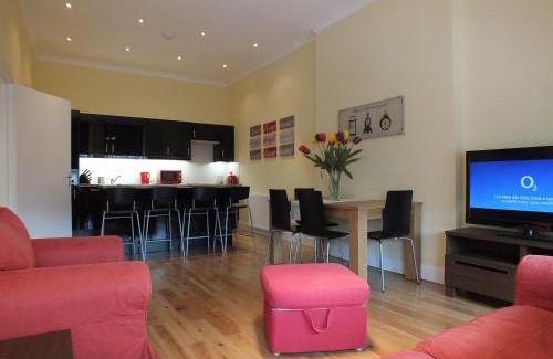 New Town Apartment | Picardy Place Apartment