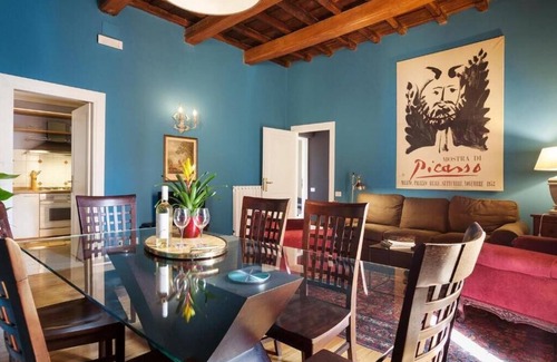 Rione V Ponte Apartment | Picasso luxury and modernity in 120 square meters with fine and antique furniture