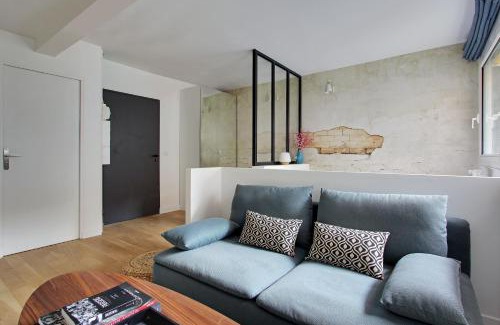 Grenelle Apartment | Pick A Flat's Apartment in Eiffel Tower- Boulevard de Grenelle