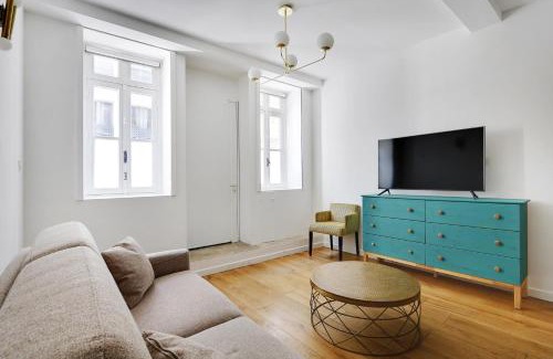 Quartier de l'Ecole-Militaire Apartment | Pick A Flat's Apartment in Saint Germain - Rue Vaneau