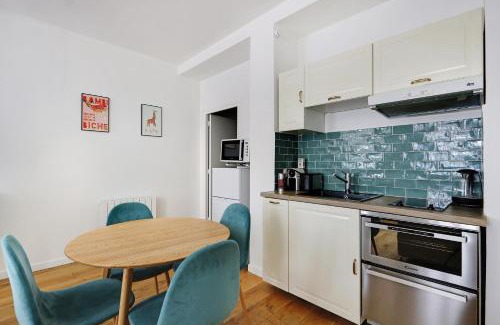 Quartier de l'Ecole-Militaire Apartment | Pick A Flat's Apartment in Saint Germain - Rue Vaneau
