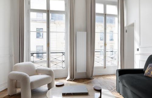 Paris City Center Apartment | Pick A Flat's Apartment in Louvre - Croix des Petits Champs